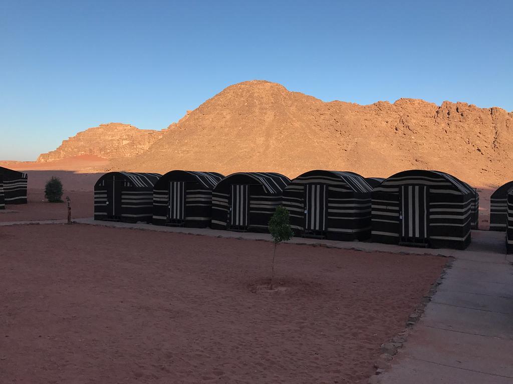 Wadi Rum Light Camp מראה חיצוני תמונה