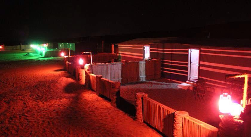 Wadi Rum Light Camp מראה חיצוני תמונה